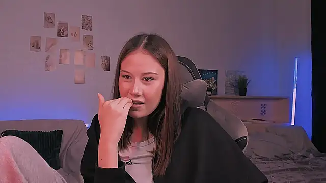 adelle046 online show from 10/14/25, 12:28