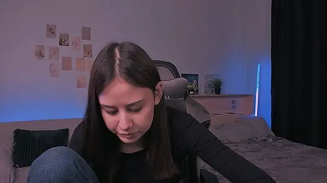 adelle046 online show from 10/17/25, 11:57