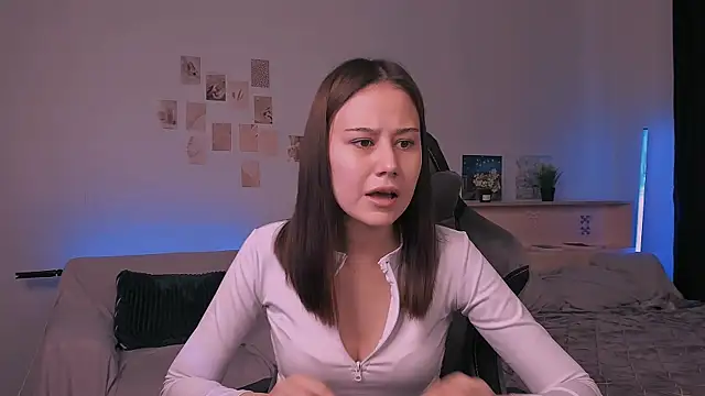 adelle046 online show from 10/18/25, 09:21