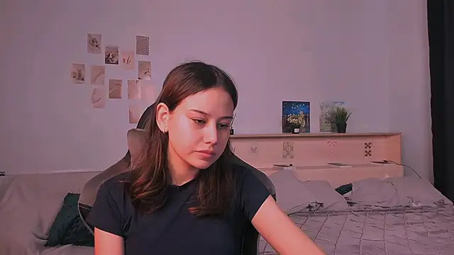 adelle046 online show from 11/18/25, 08:30