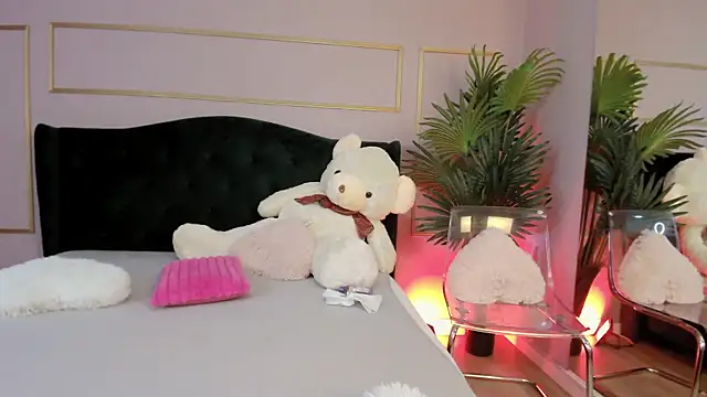 KirraWhite online show from 10/09/25, 05:16