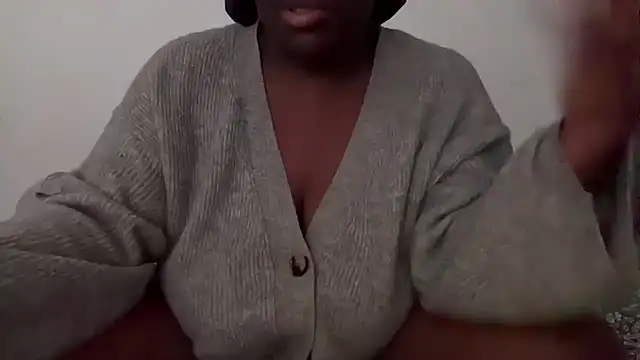 Snapshot of nanaisbackk chatting on 10/08/25, 03:48 nanaisbackk online show from 10/08/25, 03:48