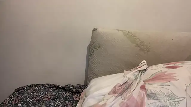 Snapshot of nanaisbackk chatting on 11/12/25, 11:14 nanaisbackk online show from 11/12/25, 11:14