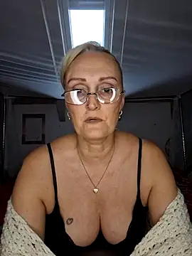 Snapshot of Jenny_Blum chatting on 11/19/25, 11:54 Jenny Blum online show from 11/19/25, 11:54