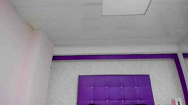 LeaMoreau22 online show from 10/24/25, 11:39