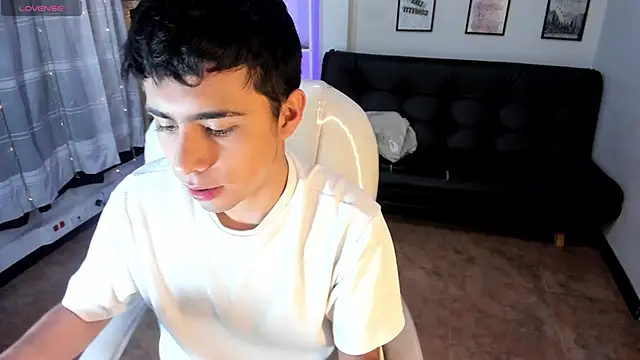 Snapshot of Nyko_ds chatting on 10/24/25, 04:20 Nyko ds online show from 10/24/25, 04:20