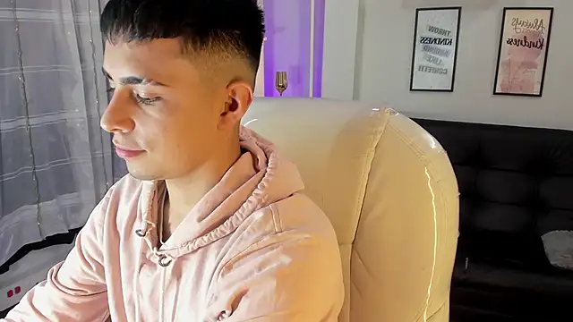 Snapshot of Nyko_ds chatting on 10/31/25, 04:24 Nyko ds online show from 10/31/25, 04:24