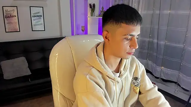 Snapshot of Nyko_ds chatting on 11/01/25, 04:03 Nyko ds online show from 11/01/25, 04:03