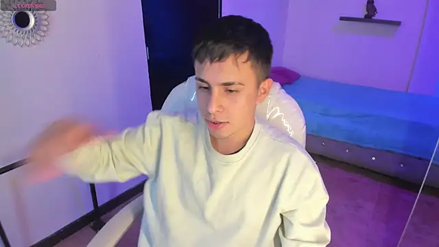 Snapshot of Nyko_ds chatting on 11/18/25, 04:06 Nyko ds online show from 11/18/25, 04:06