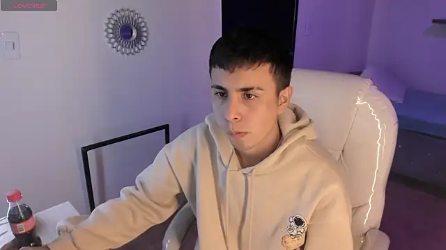 Snapshot of Nyko_ds chatting on 11/22/25, 04:22 Nyko ds online show from 11/22/25, 04:22