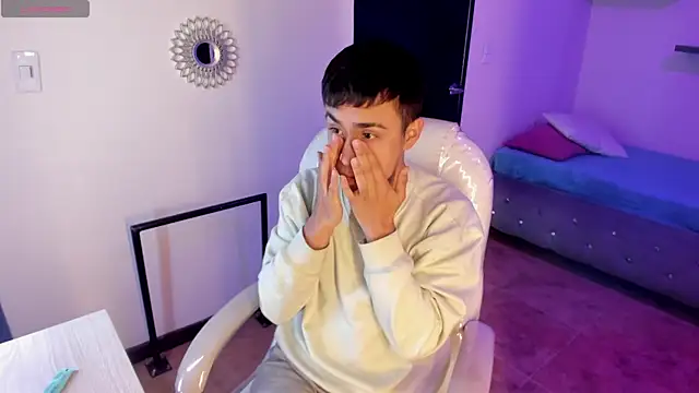 Snapshot of Nyko_ds chatting on 11/27/25, 04:14 Nyko ds online show from 11/27/25, 04:14