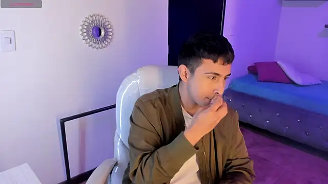 Snapshot of Nyko_ds chatting on 12/01/25, 03:44 Nyko ds online show from 12/01/25, 03:44