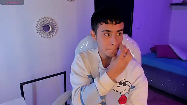 Snapshot of Nyko_ds chatting on 12/02/25, 04:07 Nyko ds online show from 12/02/25, 04:07