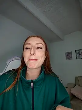 Bennuluspeach  online show from 10/26/25, 05:24