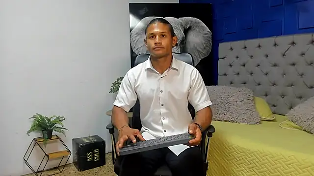 Snapshot of casike1 chatting on 10/07/25, 11:35 casike1 online show from 10/07/25, 11:35