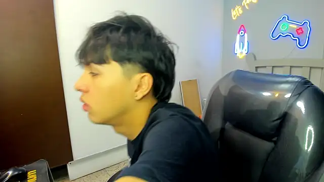 StiwenTwink online show from 10/14/25, 01:23