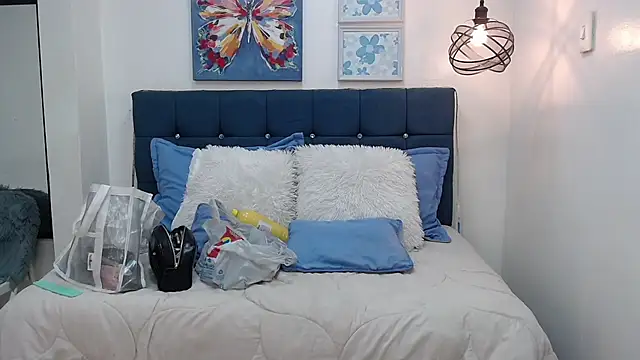 Antonella  b online show from 10/13/25, 01:44