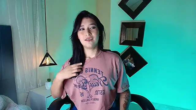 Rubyvixxen  online show from 10/11/25, 03:17