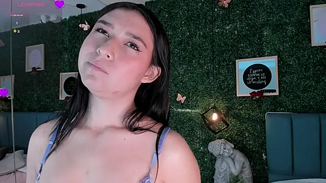 Rubyvixxen  online show from 10/31/25, 03:40