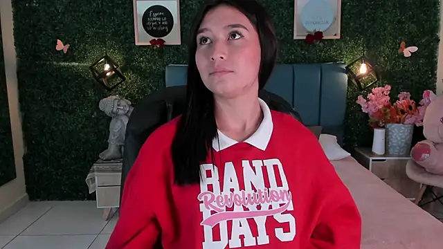 Rubyvixxen  online show from 11/01/25, 03:41