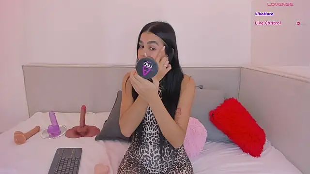 Samara hale online show from 11/01/25, 03:19