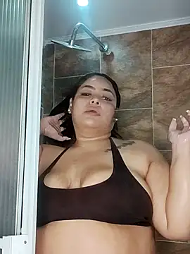 Snapshot of MayaCurvy chatting on 10/17/25, 03:31 MayaCurvy online show from 10/17/25, 03:31