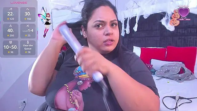 Snapshot of MayaCurvy chatting on 10/18/25, 04:26 MayaCurvy online show from 10/18/25, 04:26