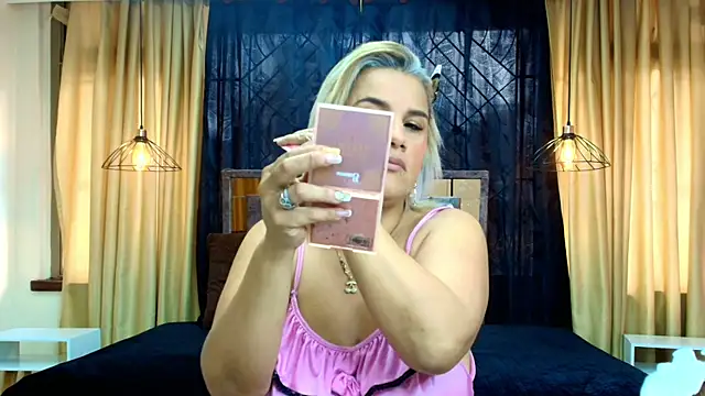 scarlet milf  online show from 11/14/25, 01:43