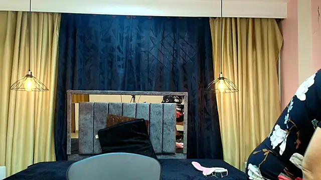 scarlet milf  online show from 11/15/25, 07:32