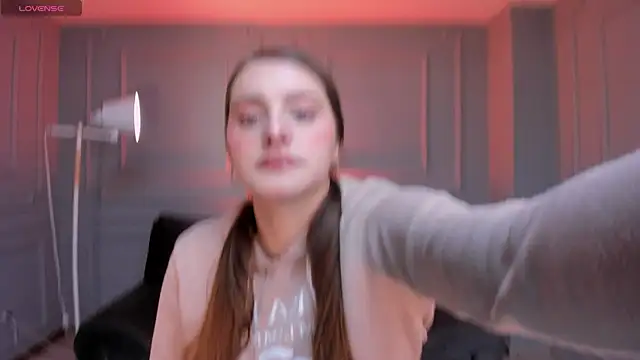 Snapshot of ZoeyWalker_ chatting on 11/06/25, 11:44 ZoeyWalker online show from 11/06/25, 11:44