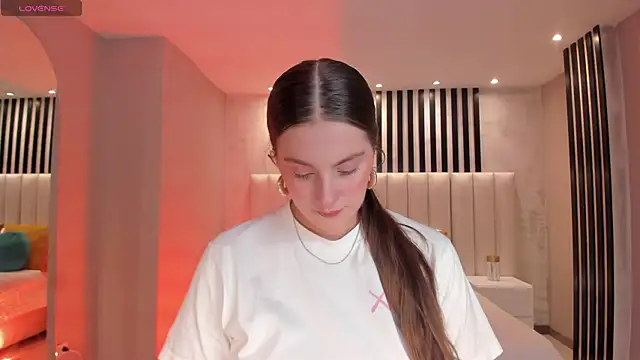 Snapshot of ZoeyWalker_ chatting on 11/07/25, 11:32 ZoeyWalker online show from 11/07/25, 11:32