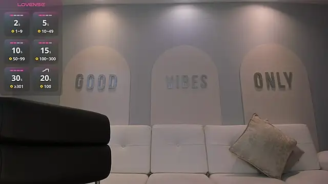 Snapshot of EmilyJohnsonX1 chatting on 11/12/25, 03:40 EmilyJohnsonX1 online show from 11/12/25, 03:40