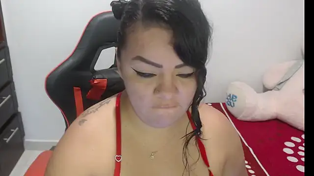 Snapshot of emily_sexxx chatting on 11/10/25, 03:05 emily sexxx online show from 11/10/25, 03:05