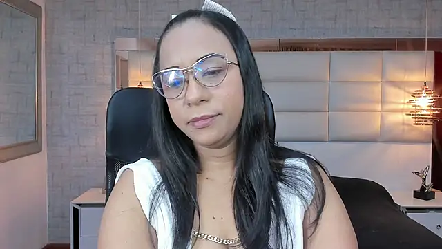 Snapshot of Veronica_jonness chatting on 10/03/25, 01:30 Veronica jonness online show from 10/03/25, 01:30