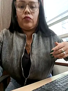 Italia 12 online show from 11/13/25, 03:55