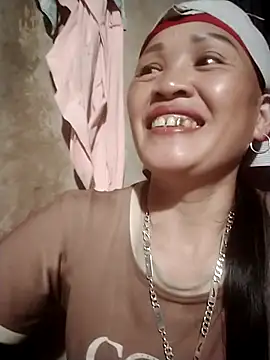 meo-meo00 online show from 10/12/25, 12:04