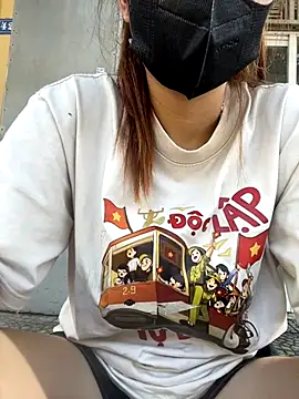 Snapshot of Nhim_xynk chatting on 10/02/25, 02:18 Nhim xynk online show from 10/02/25, 02:18
