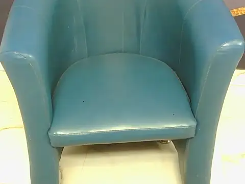 shiny-krisha online show from 10/25/25, 04:42