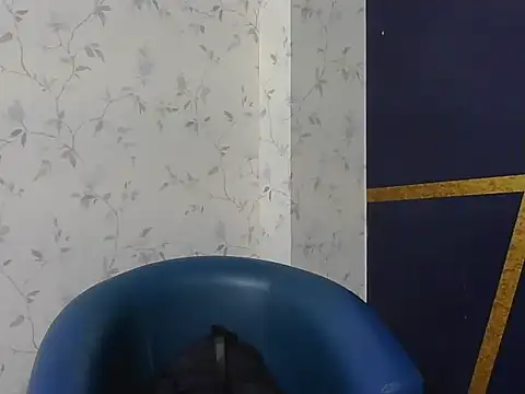 shiny-krisha online show from 10/29/25, 04:26