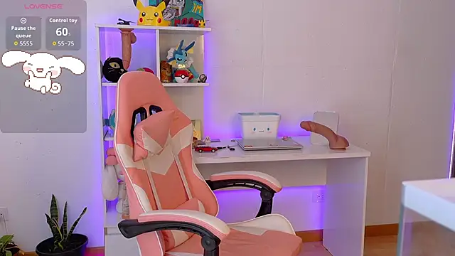 Sallie Doll online show from 10/23/25, 04:39