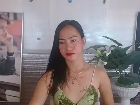 Snapshot of miss_katty28 chatting on 10/17/25, 10:34 miss katty28 online show from 10/17/25, 10:34