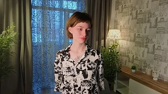 PaulaDauge online show from 10/07/25, 01:03