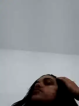 Snapshot of Saradasexy chatting on 10/26/25, 02:12 Saradasexy online show from 10/26/25, 02:12