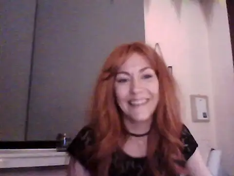 Snapshot of ShyGirlV chatting on 10/22/25, 09:36 ShyGirlV online show from 10/22/25, 09:36
