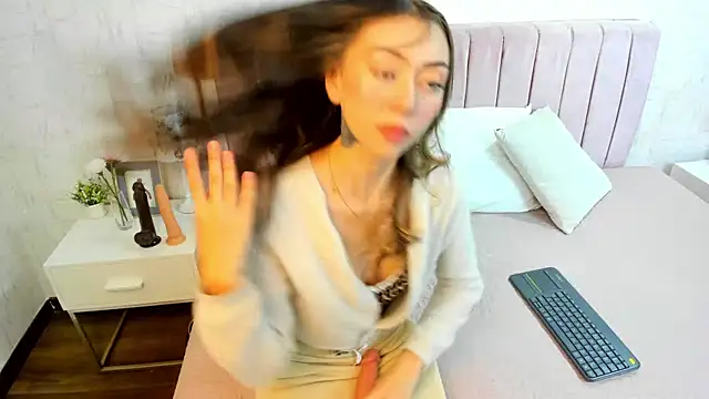 Olivia johansson online show from 10/11/25, 04:44