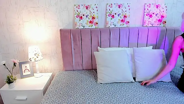 Olivia johansson online show from 11/01/25, 05:42