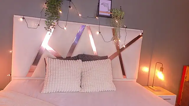 AmarisLenox   online show from 10/11/25, 02:44