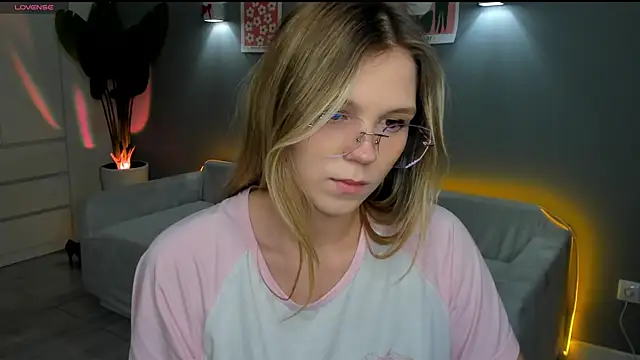 linakorvin online show from 10/20/25, 01:11