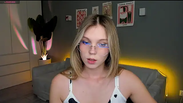 linakorvin online show from 10/22/25, 01:33