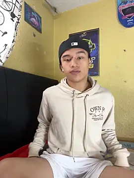 lyan t2 online show from 10/17/25, 07:16